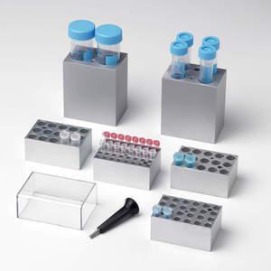 BENCHMARK SCIENTIFIC BSH100-150 Mini-Trockenbadblock, für 4 x 15-ml-Röhrchen | AE8RLT 6FAD7