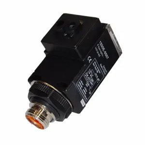 EATON 1550E-6507 Enhanced 50 Photoelectric Sensor, Dist. Depends On The Fiberoptic Cables | BJ6DDA