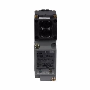 EATON E51ALP1 Photoelectric Sensor, E51, Retroreflective, Right Angle, Output On | BJ3ACV