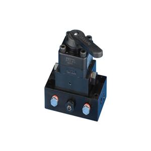 ENERPAC VM43 Directional Control Valve, 4-Way, 3-Position | CM9MDN