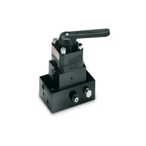 ENERPAC VM43L Directional Control Valve, 4-Way, 3-Position | CM9MDP