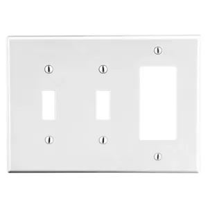 HUBBELL WIRING DEVICE-KELLEMS P226W Toggle Switch/Rocker Wall Plate, 3 Gangs, White, Plastic | CJ3QLT 55KU03