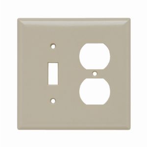 PASS AND SEYMOUR SPJ18-I Kombinations-Wandplatte mit Öffnung, 1 Kippschalter und 1 Duplex-Steckdose, 2-fach | CH4BUU