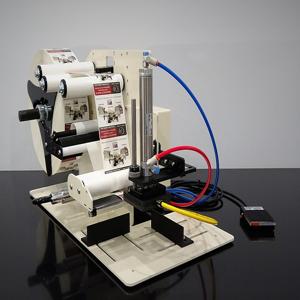 TAKE-A-LABEL TAL-3100T-Ink Imprinter Stempeletikettenapplikator mit hin- und hergehendem Tintenkodierer, 0.5 Zoll x 0.5 Zoll min. Etikettengröße | CJ4PFB 31700-RII